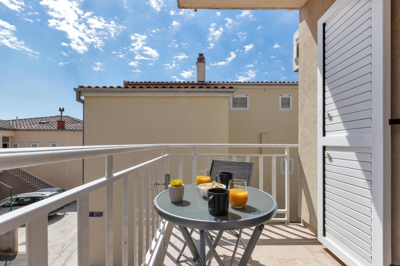 Near The Luxury Matteo Apartament Makarska