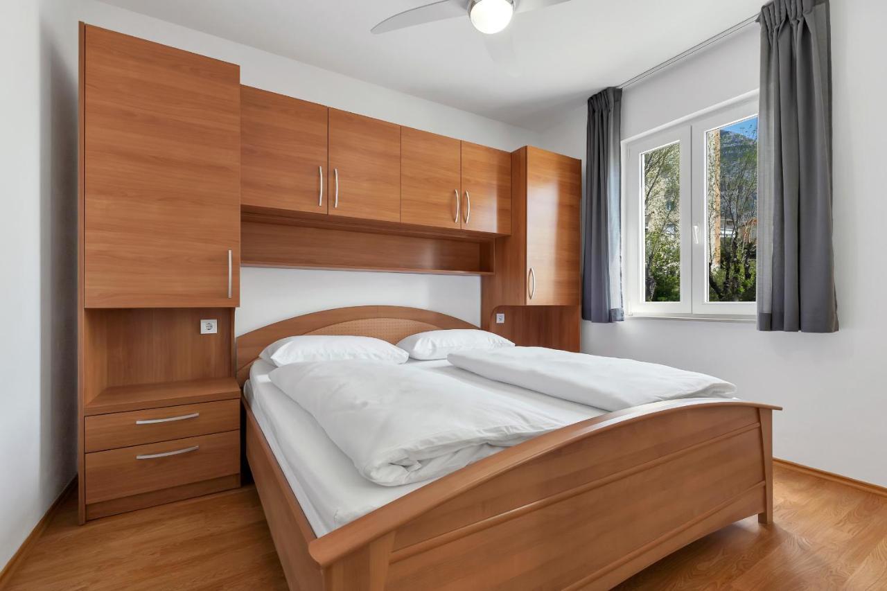 Near The Luxury Matteo Apartament Makarska